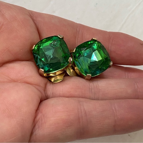 Vintage Zentall Emerald Green Faceted Clip On Earrings - Picture 1 of 10